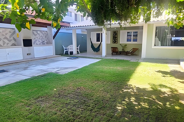 Casa Moderna 4 quartos próximo à Praia do Forte