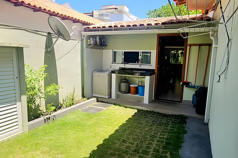 Casa Moderna 4 quartos próximo à Praia do Forte